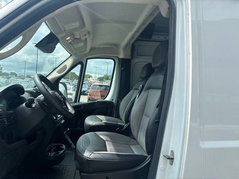 Used 2024 RAM ProMaster 2500 w/ Convenience Group FWD image 15