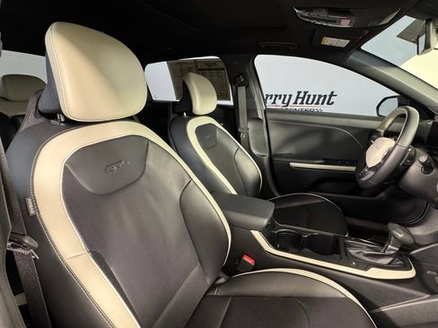 Used 2025 Kia K4 GT-Line w/ GT-Line Premium Package FWD image 39