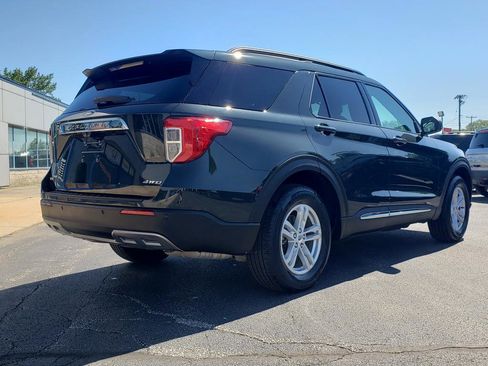 Used 2023 Ford Explorer XLT w/ Equipment Group 202A AWD/4WD image 3