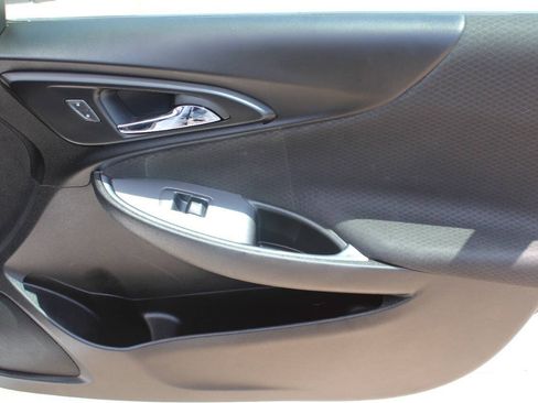 Used 2020 Chevrolet Malibu LT FWD image 12