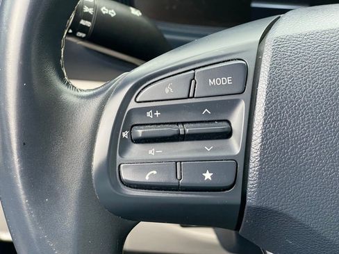 Used 2023 Hyundai Venue Limited w/ Cargo Package image 10