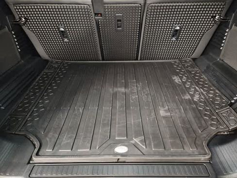 New 2026 Land Rover Defender 110 X-Dynamic SE AWD/4WD image 57