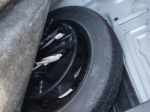 Used 2012 Mercedes-Benz E 350 4MATIC Sedan image 36