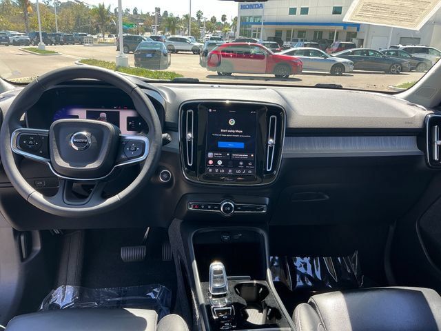 Used 2023 Volvo XC40 B5 Ultimate w/ Protection Package Premier AWD/4WD image 12
