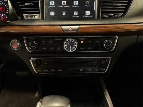 Used 2018 Kia Cadenza Technology image 21