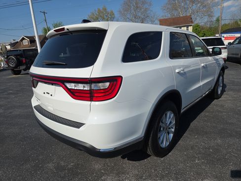 Certified 2019 Dodge Durango SXT w/ 3rd Row Seating Group AWD/4WD image 4