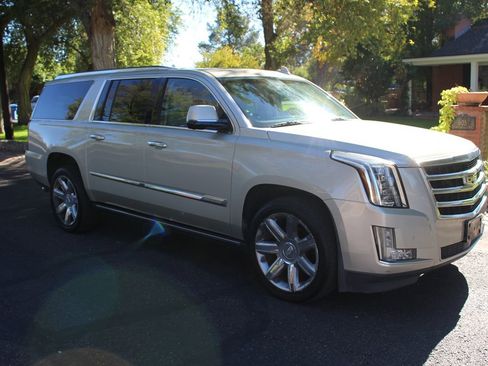 Used 2015 Cadillac Escalade ESV Premium image 67