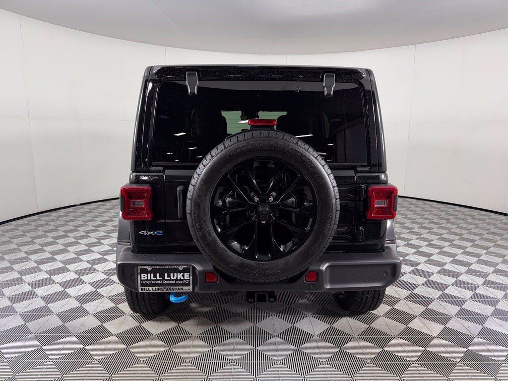 Used 2024 Jeep Wrangler Unlimited Sahara w/ Technology Group AWD/4WD image 10