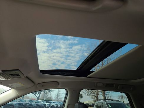 New 2026 Nissan Pathfinder Platinum image 17