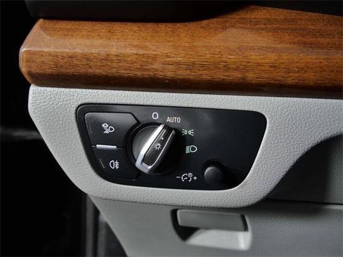 Used 2022 Audi Q5 2.0T Premium image 24