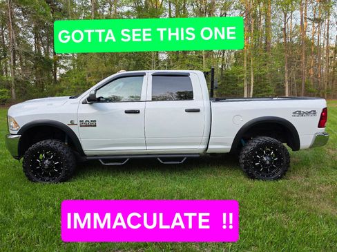 Used 2018 RAM 2500 Tradesman w/ Chrome Appearance Group AWD/4WD image 2
