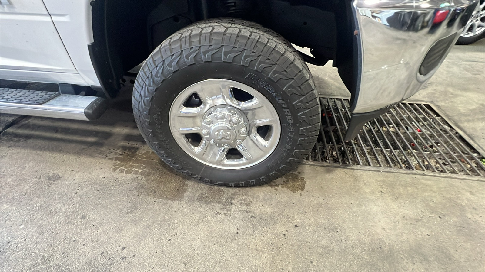 Used 2021 RAM 2500 Tradesman w/ Chrome Appearance Group AWD/4WD image 9