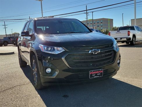 Used 2021 Chevrolet Traverse RS image 2
