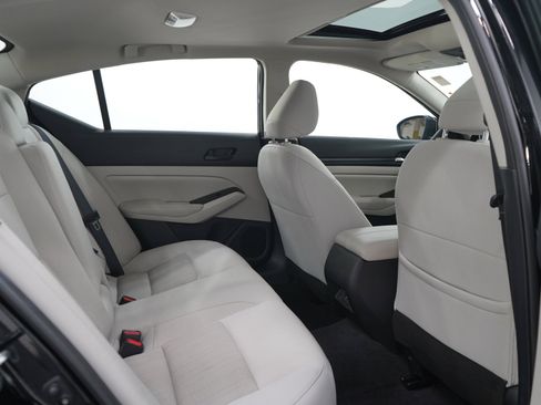 Used 2025 Nissan Altima 2.5 SV w/ SV Premium Package FWD image 12