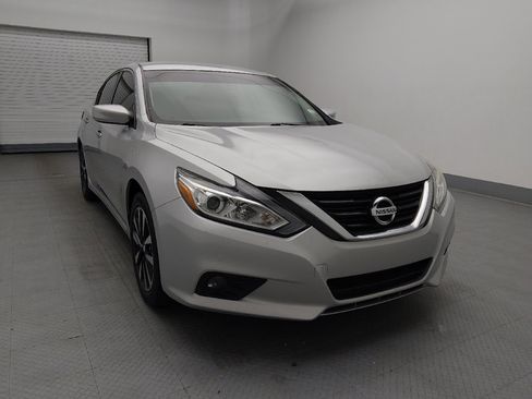Used 2018 Nissan Altima 2.5 SV image 14