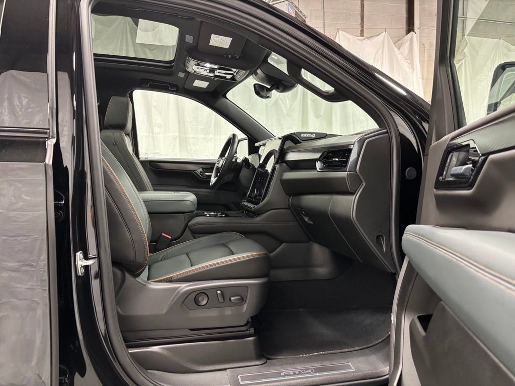 Used 2026 GMC Yukon XL AT4 w/ AT4 Premium Package AWD/4WD image 59