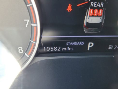 Used 2024 Nissan Rogue SV w/ SV Premium Package image 28