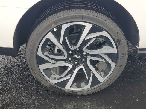 New 2026 Lincoln Navigator Reserve AWD/4WD image 5