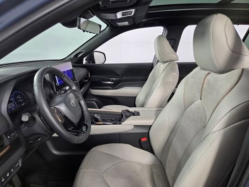 Used 2025 Toyota Grand Highlander MAX Platinum image 14
