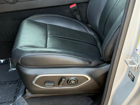 Used 2023 Jeep Wagoneer L Series II image 20