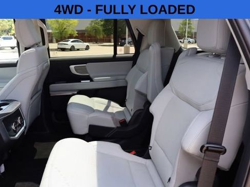 Used 2025 Ford Expedition Platinum w/ Driver's Package AWD/4WD image 6