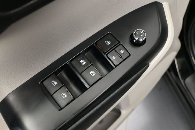 Used 2015 Toyota Highlander XLE AWD/4WD image 14
