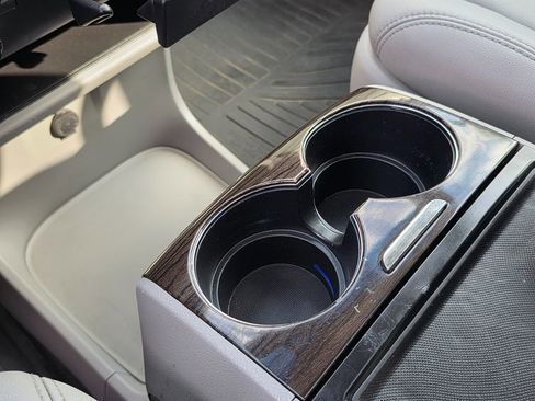 Used 2017 Toyota Sienna XLE image 43