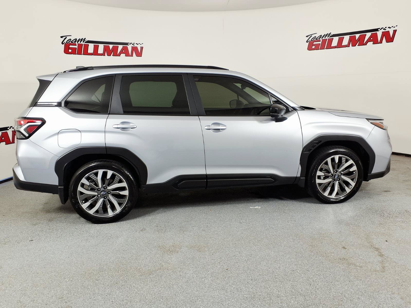 Used 2025 Subaru Forester Touring AWD/4WD image 5