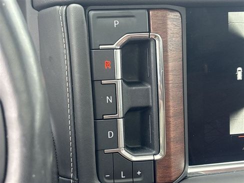 Used 2023 GMC Yukon Denali Ultimate AWD/4WD image 16