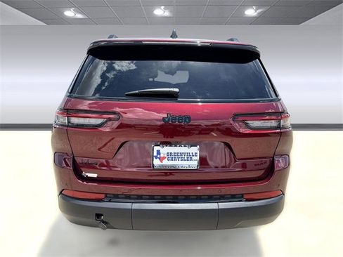 New 2025 Jeep Grand Cherokee L Altitude image 9