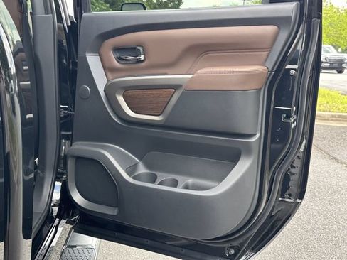 Certified 2024 Nissan Titan Platinum Reserve w/ Moonroof Package AWD/4WD image 18