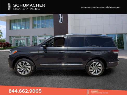 Certified 2022 Lincoln Navigator Reserve RWD image 4