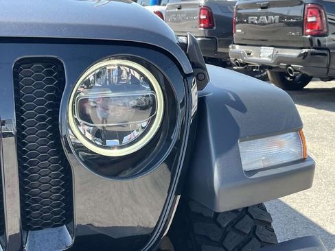 Used 2022 Jeep Wrangler Unlimited Sport AWD/4WD image 9