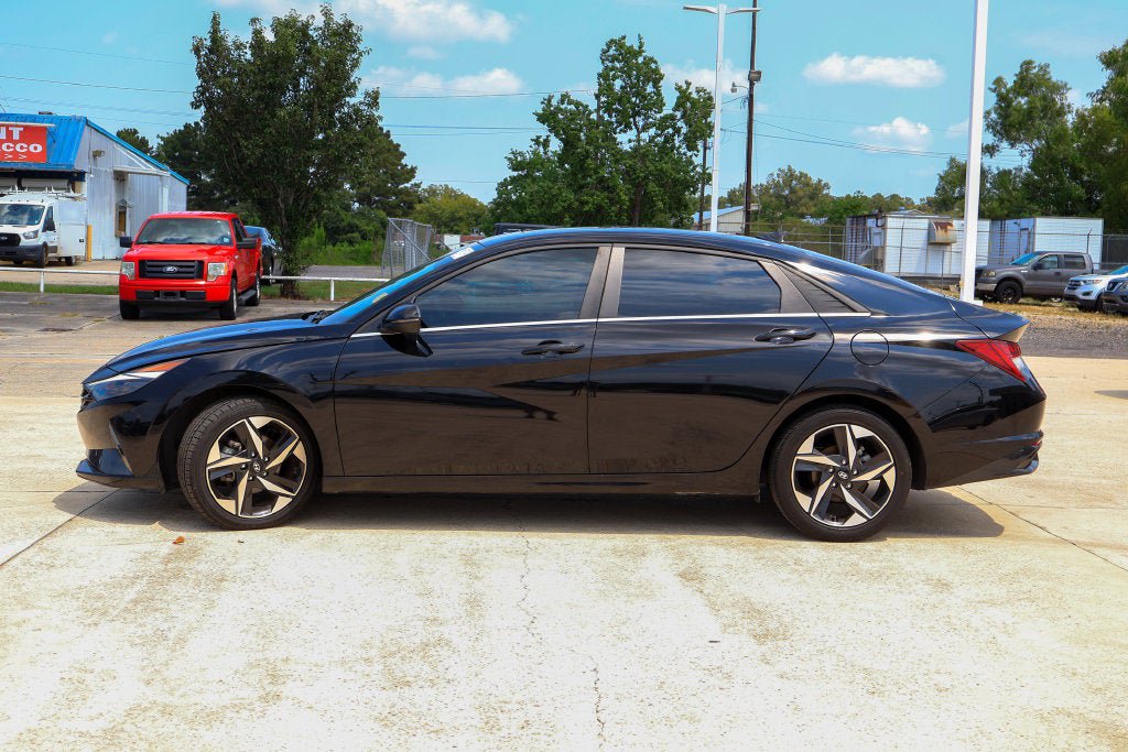 Used 2023 Hyundai Elantra Limited FWD image 25