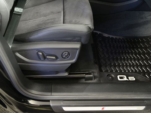 Certified 2024 Audi Q5 e Premium Plus w/ Premium Plus Package image 10