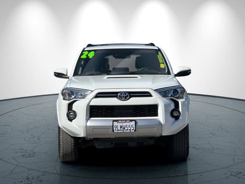 Used 2024 Toyota 4Runner TRD Off-Road Premium AWD/4WD image 9