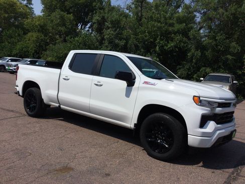 Used 2022 Chevrolet Silverado 1500 RST w/ Convenience Package II AWD/4WD image 3