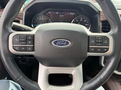 Used 2024 Ford Expedition Limited image 13