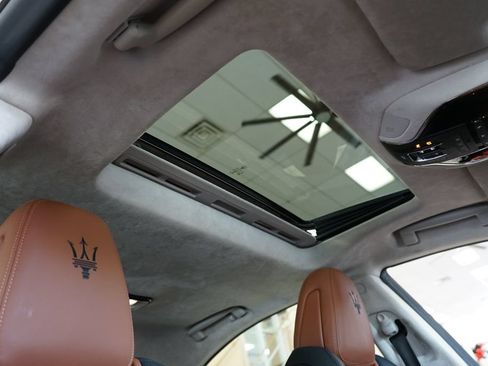 Used 2019 Maserati Ghibli S GranLusso AWD/4WD image 10