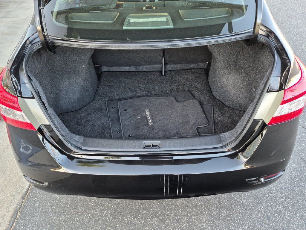 Used 2014 Nissan Sentra S FWD image 28