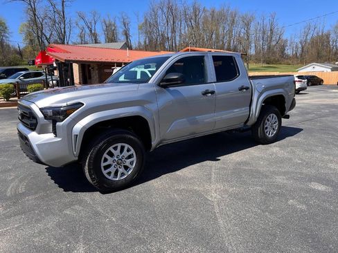 Used 2024 Toyota Tacoma SR image 1
