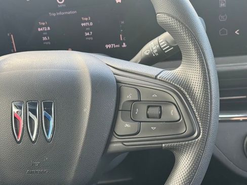 Used 2025 Buick Envista Preferred FWD image 16