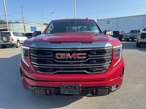 Used 2024 GMC Sierra 1500 AT4 w/ Technology Package AWD/4WD image 2