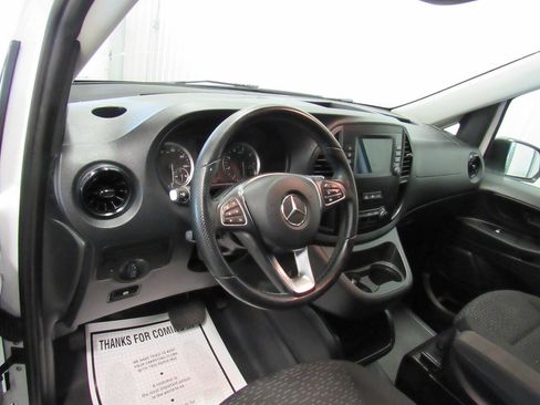Used 2022 Mercedes-Benz Metris image 34
