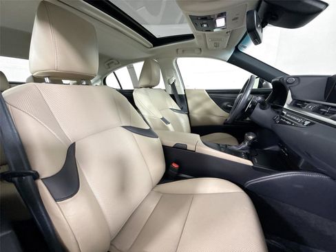 Used 2019 Lexus ES 350 ES 350 w/ Accessory Package 2 image 40