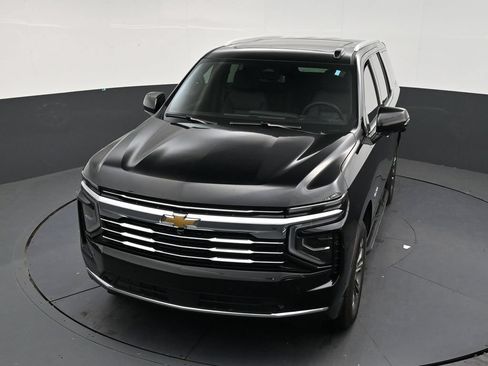 Used 2025 Chevrolet Tahoe LT w/ Comfort Package RWD image 18