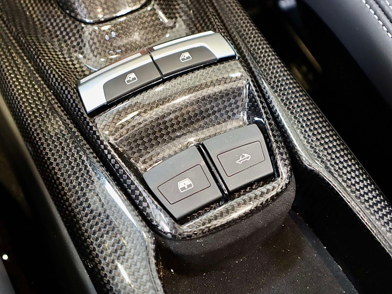 Certified 2018 Ferrari 488 Spider RWD image 31