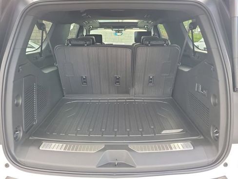 New 2026 GMC Yukon XL Denali w/ Denali Reserve Package AWD/4WD image 8