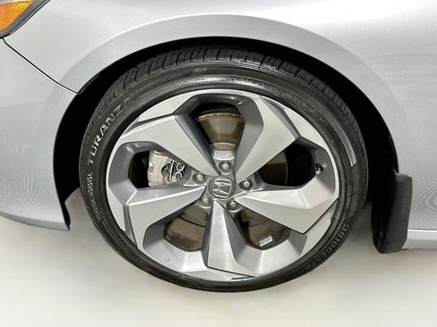 Used 2019 Honda Accord Touring image 11