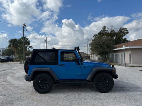 Used 2015 Jeep Wrangler Sport AWD/4WD image 4